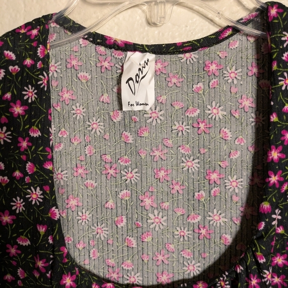 Doris Floral Print Dress with Ruched Sides Size Medium Preown - Picture 4 of 5